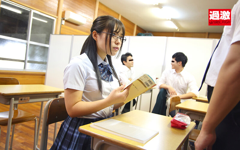 塾の先生に説教される鈴音杏夏