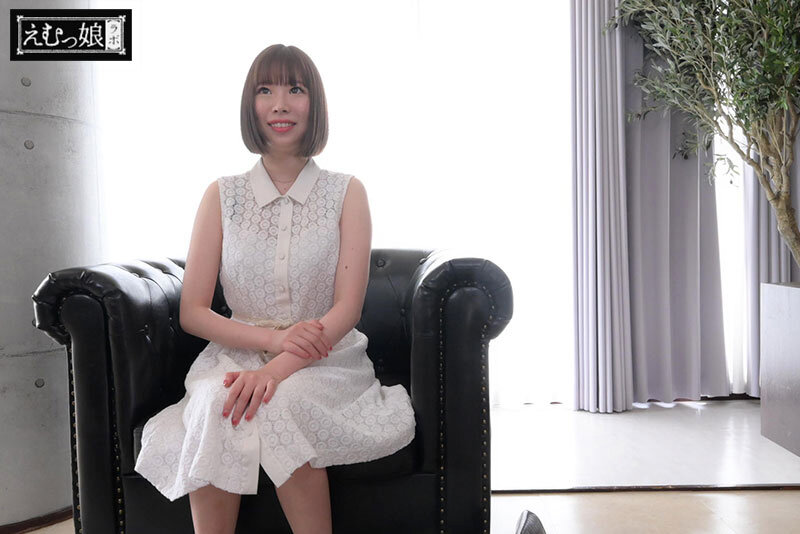 性行為中とは別人のうようなインタビュー中の美波こづえ